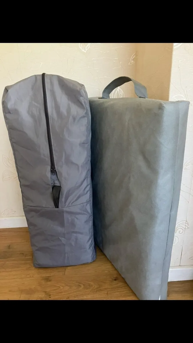 Joie travel cot play pen - Image 4