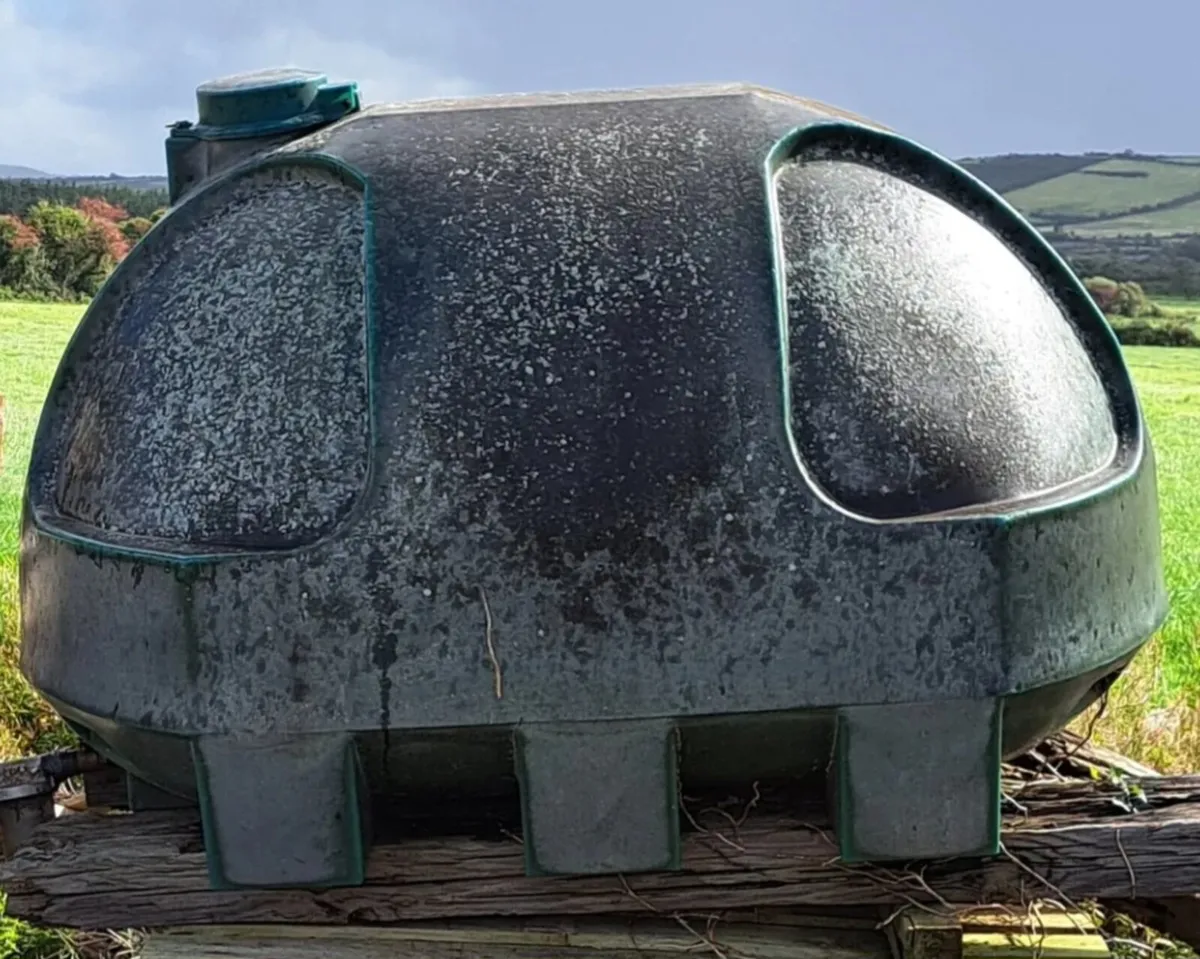 200 L Plastic Barrels - Image 3