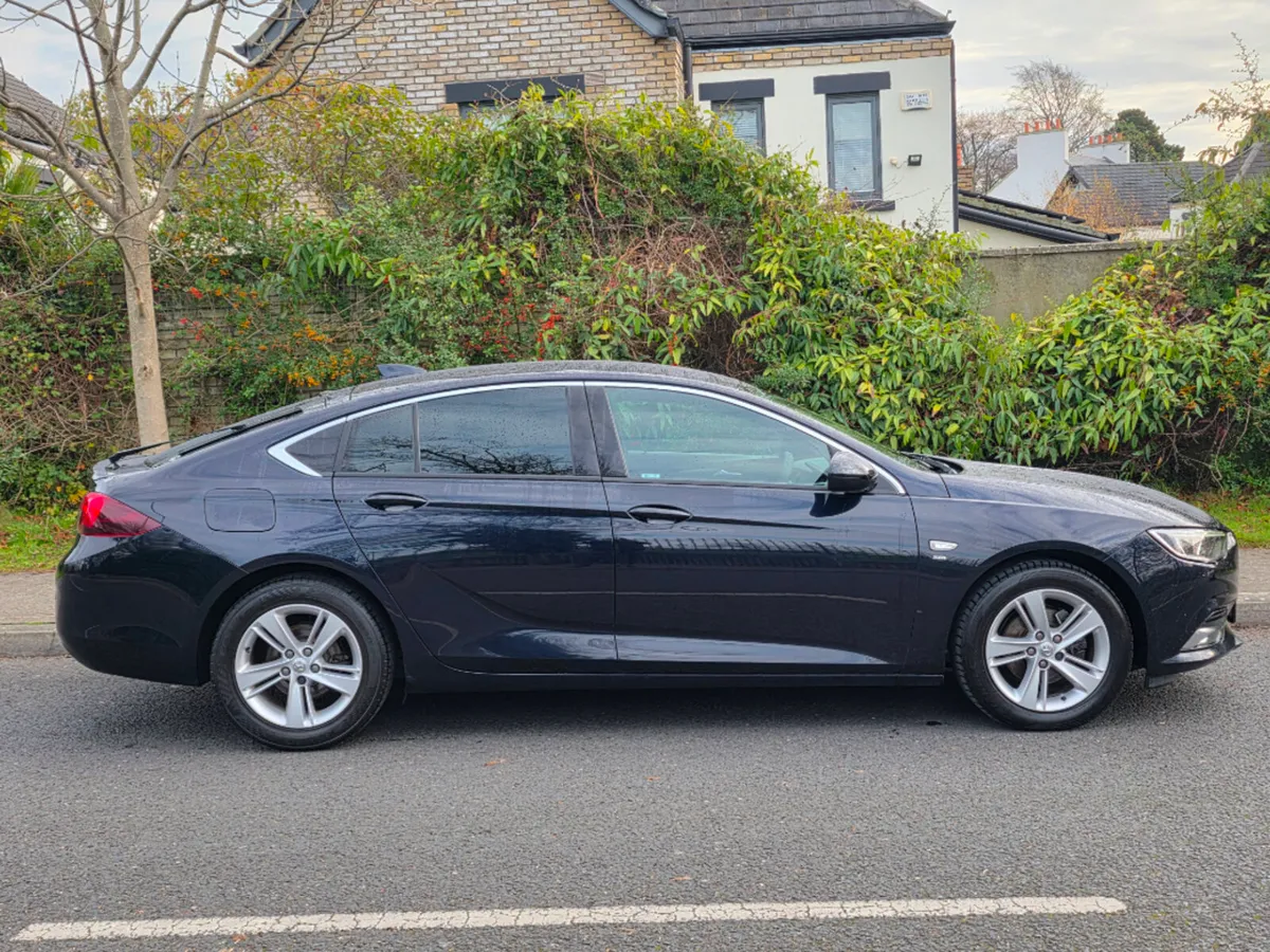 Opel Insignia 1.5 Turbo SRI 165PS 5DR - Image 3