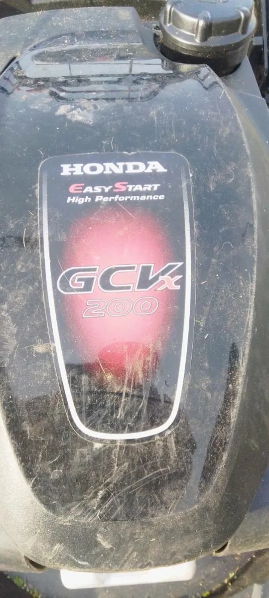 Honda lawnmower 6 months old - Image 1