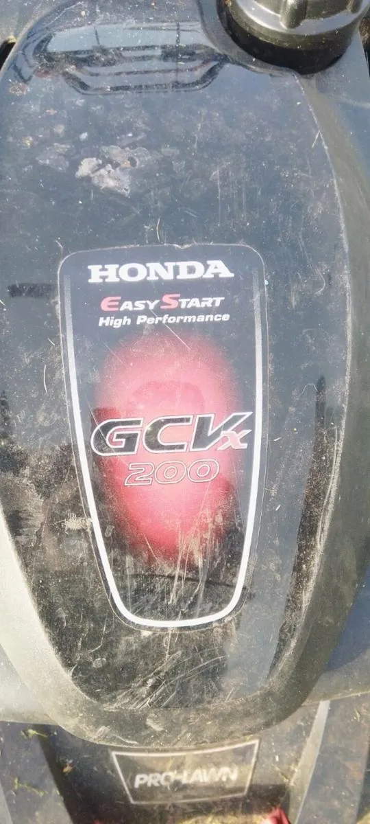 Honda lawnmower 6 months old - Image 2