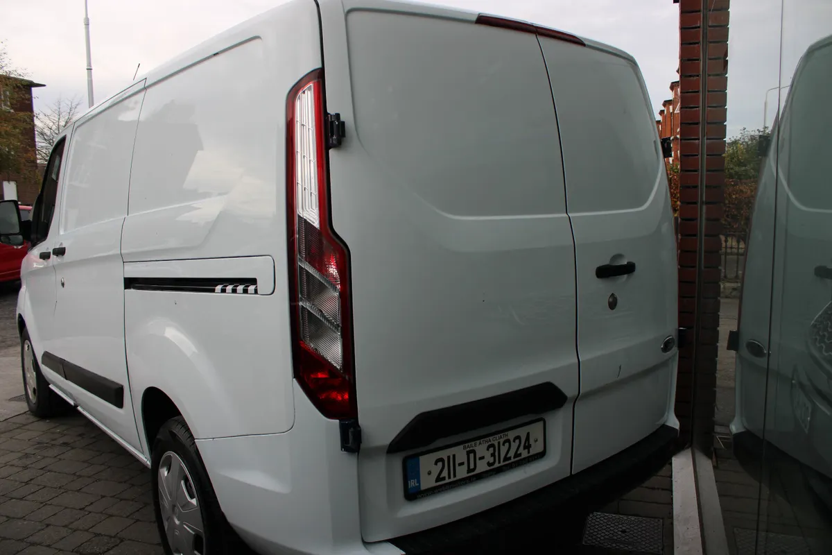 Ford Transit CUSTOM AUTO 2.0 2021 *SALE AGREED* - Image 4
