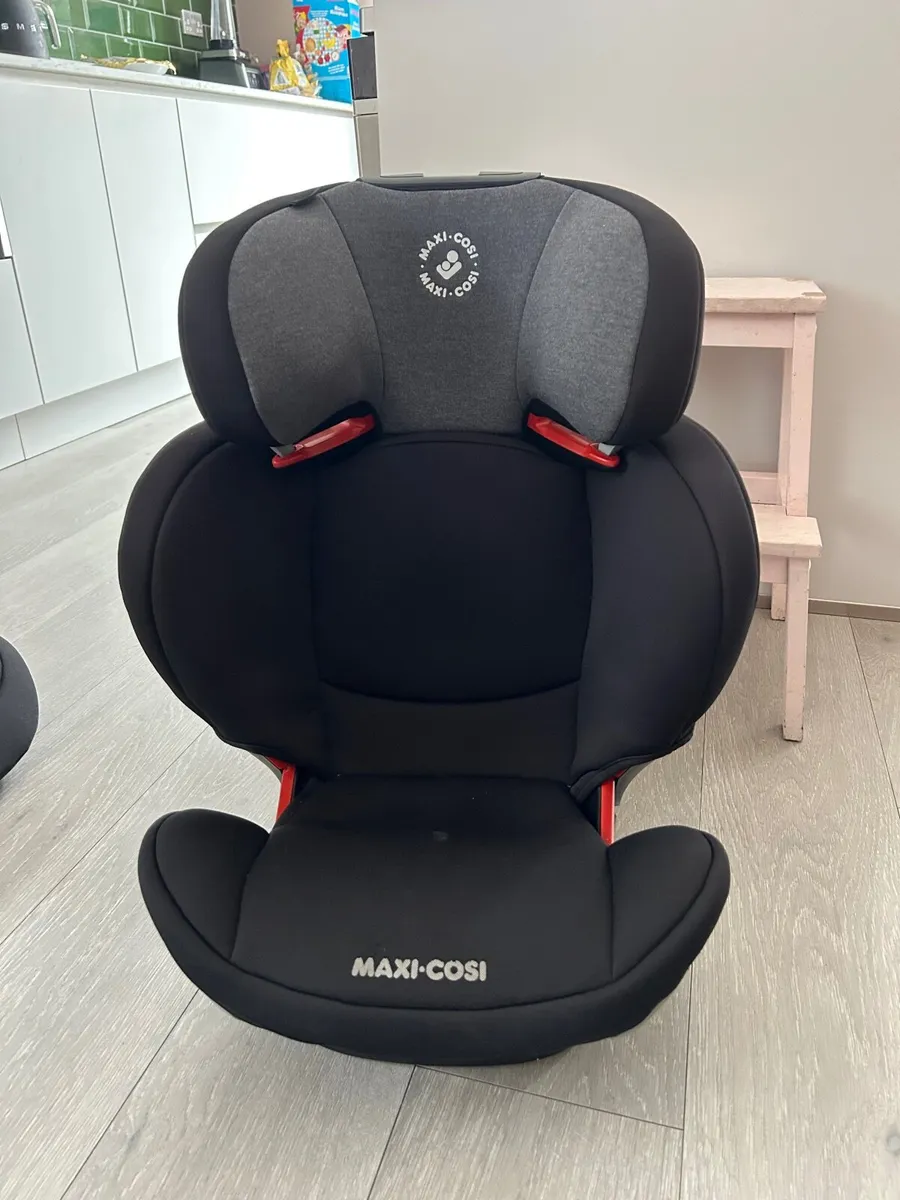 Maxi-Cosi RodiFix high-backed booster seat - Image 1