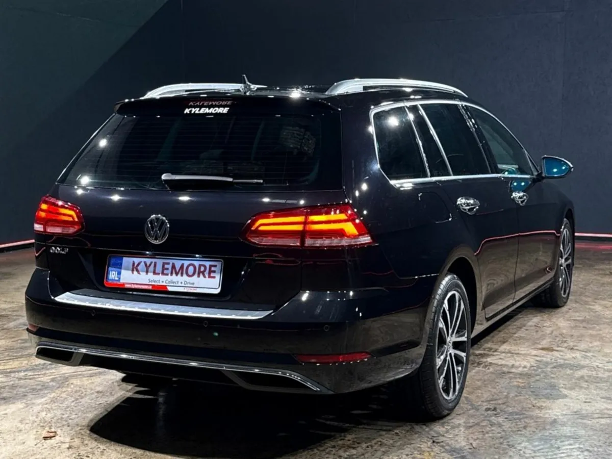 Volkswagen Golf AUTOMATIC 1.2L TSI - HEATED SEATS - Image 4