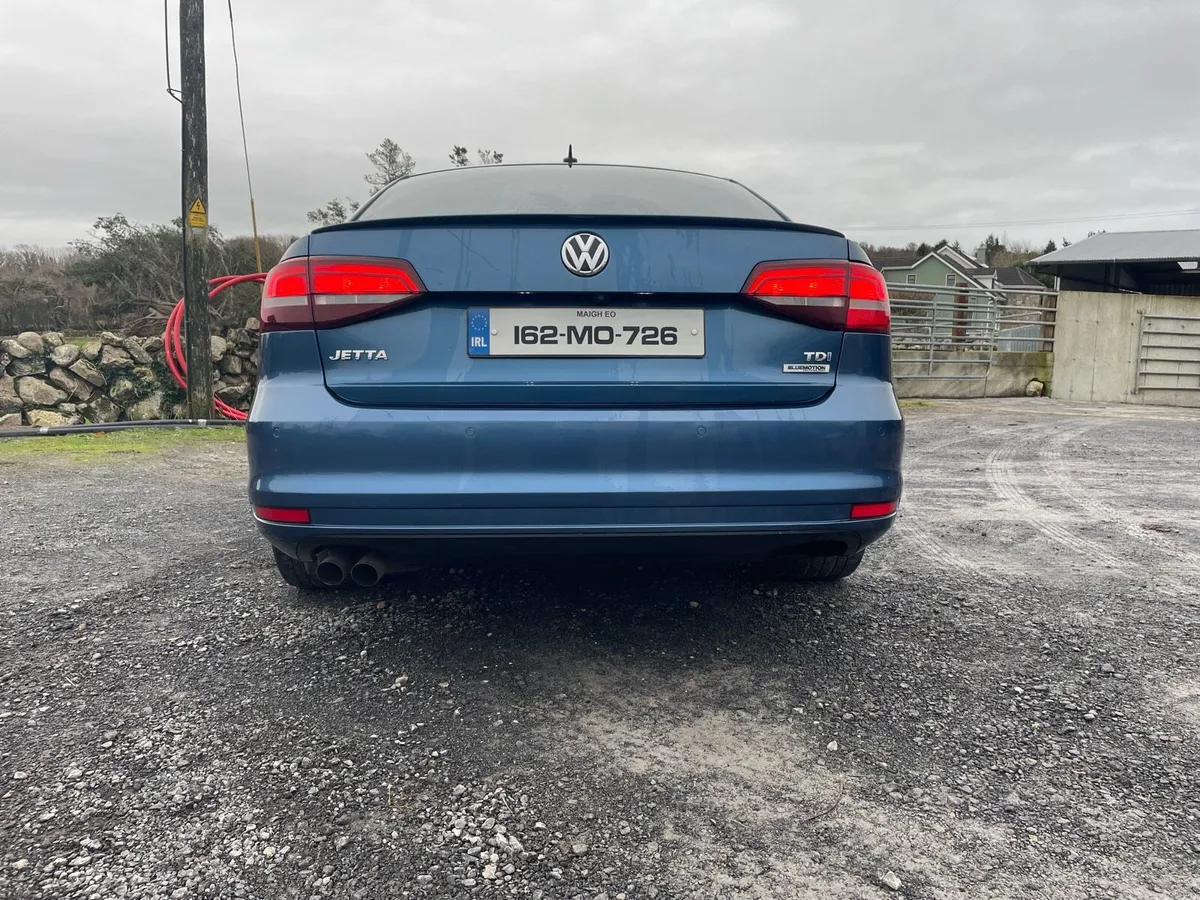 Volkswagen Jetta - Image 4