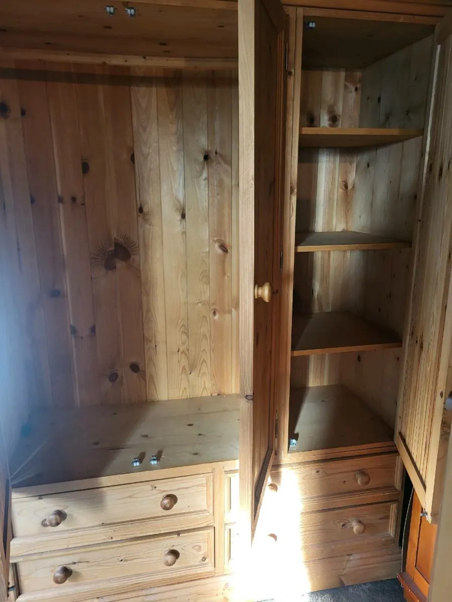 Solid 3 wardrobe - Image 4