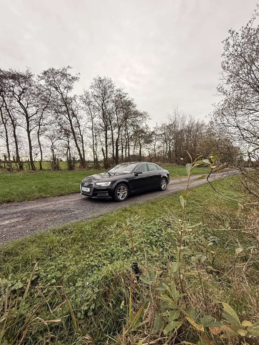 //AUDI A4 SPORT LEATHER SEATS PARKING SENSORS - Image 1