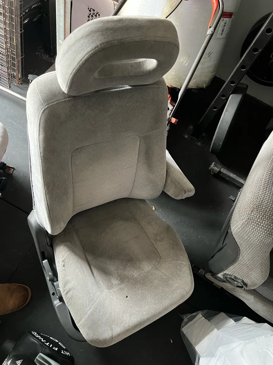 Mitsubishi Pajero MK2 Seats - Image 2