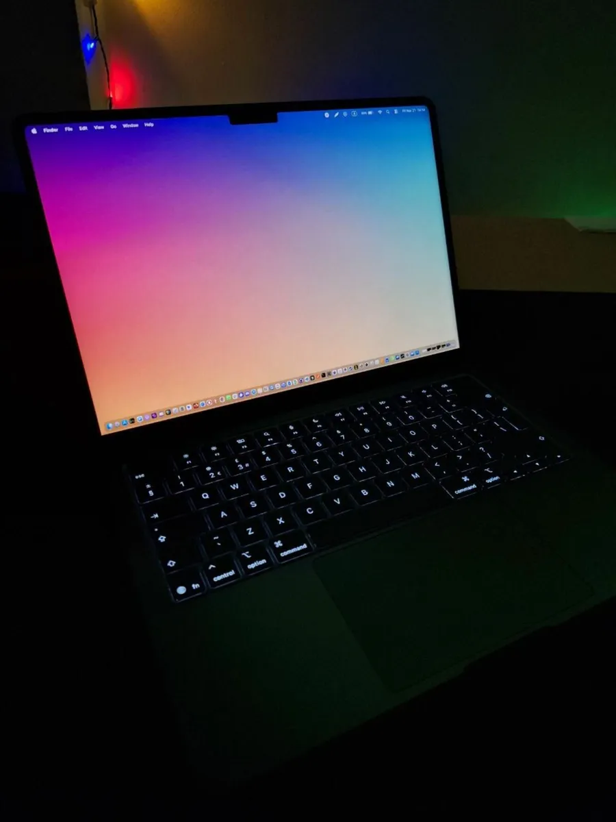 Macbook Air M3 2024 - Image 2