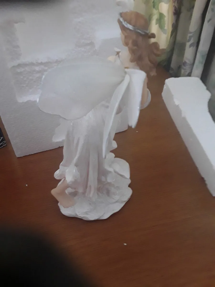 Beautiful fairy figurine - Image 3