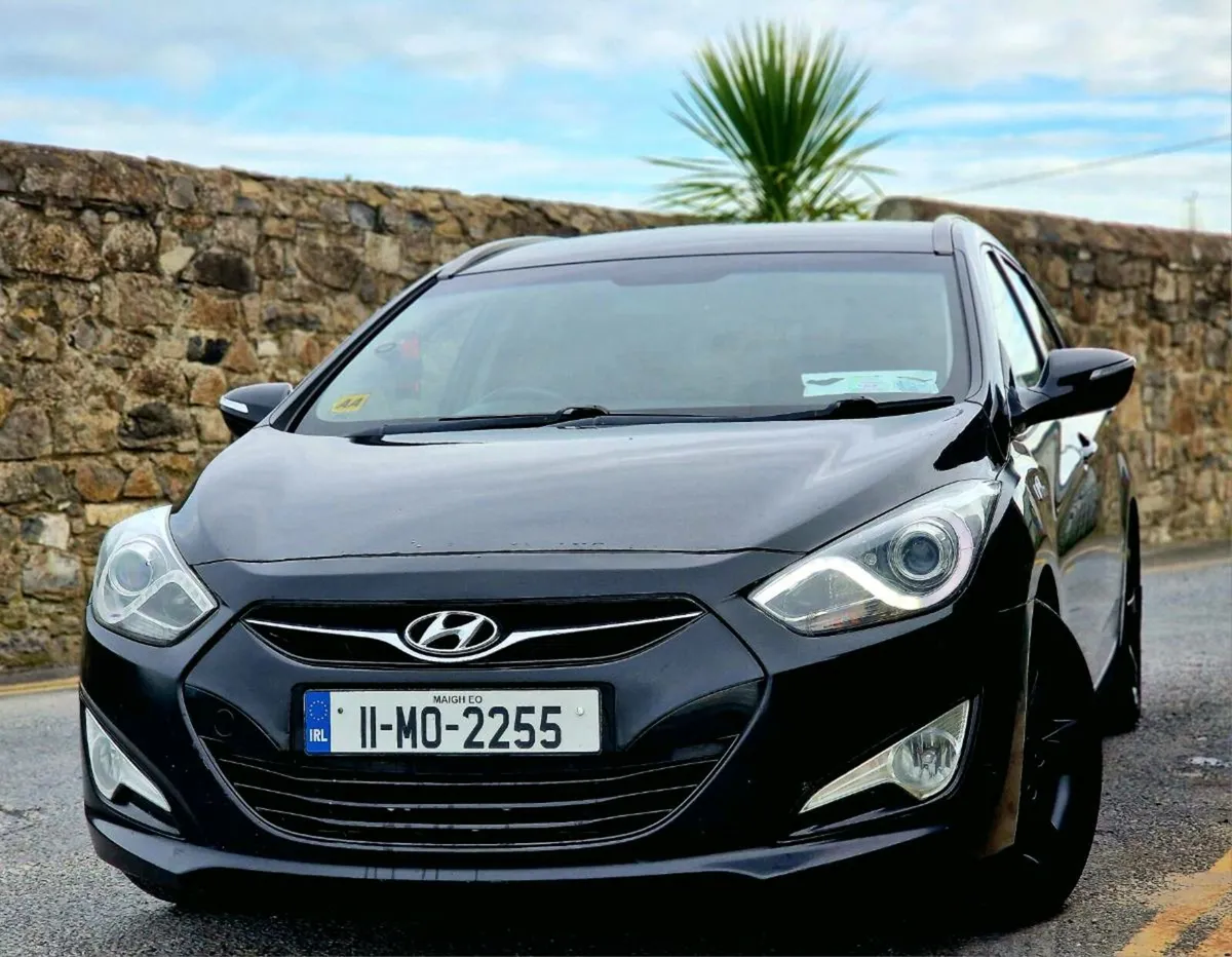 2011 HYUNDAI I40 PREMIUM LUXURY ESTATE *1 YR NCT* - Image 1