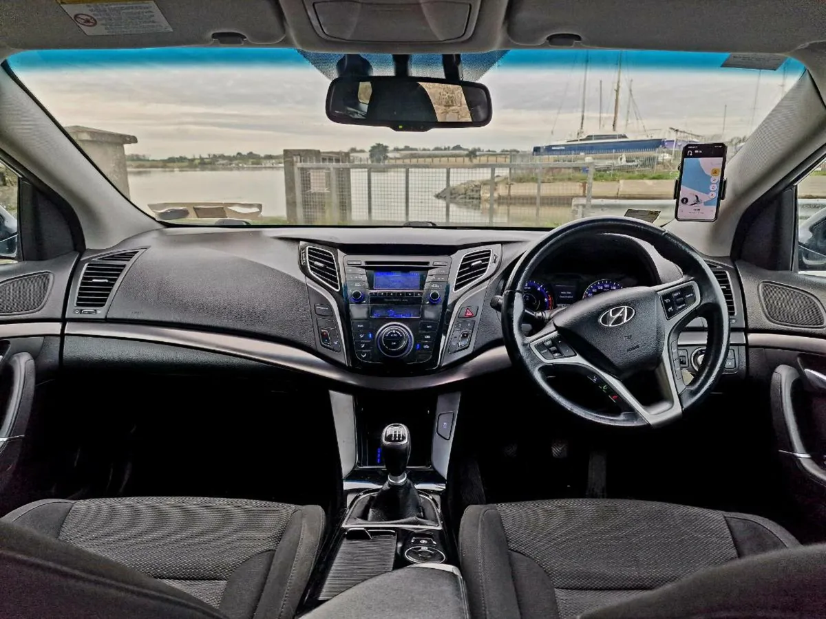 2011 HYUNDAI I40 PREMIUM LUXURY ESTATE *1 YR NCT* - Image 4