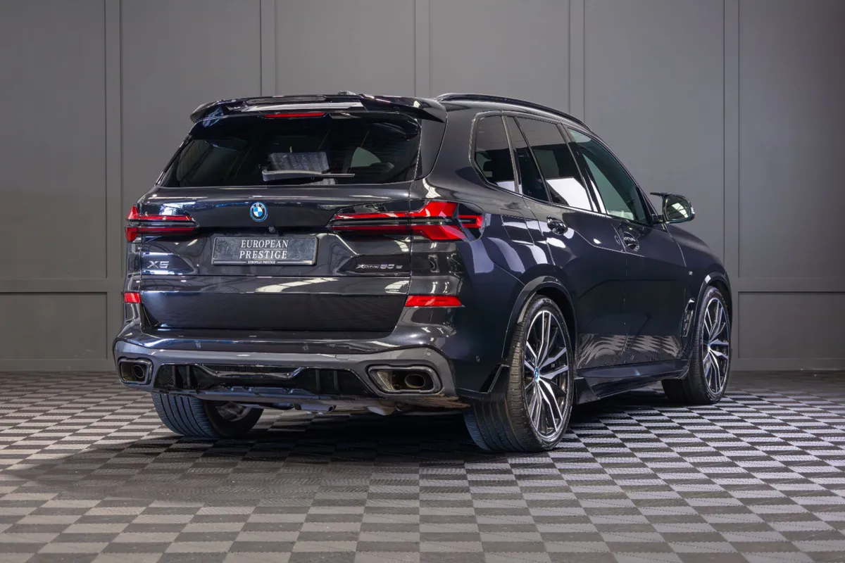 2025 BMW X5 X-Drive 50e M-Sport - Image 3