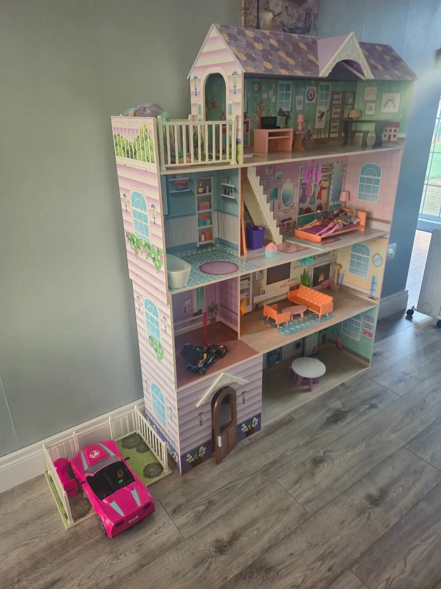 Lillie's Doll House - Image 3