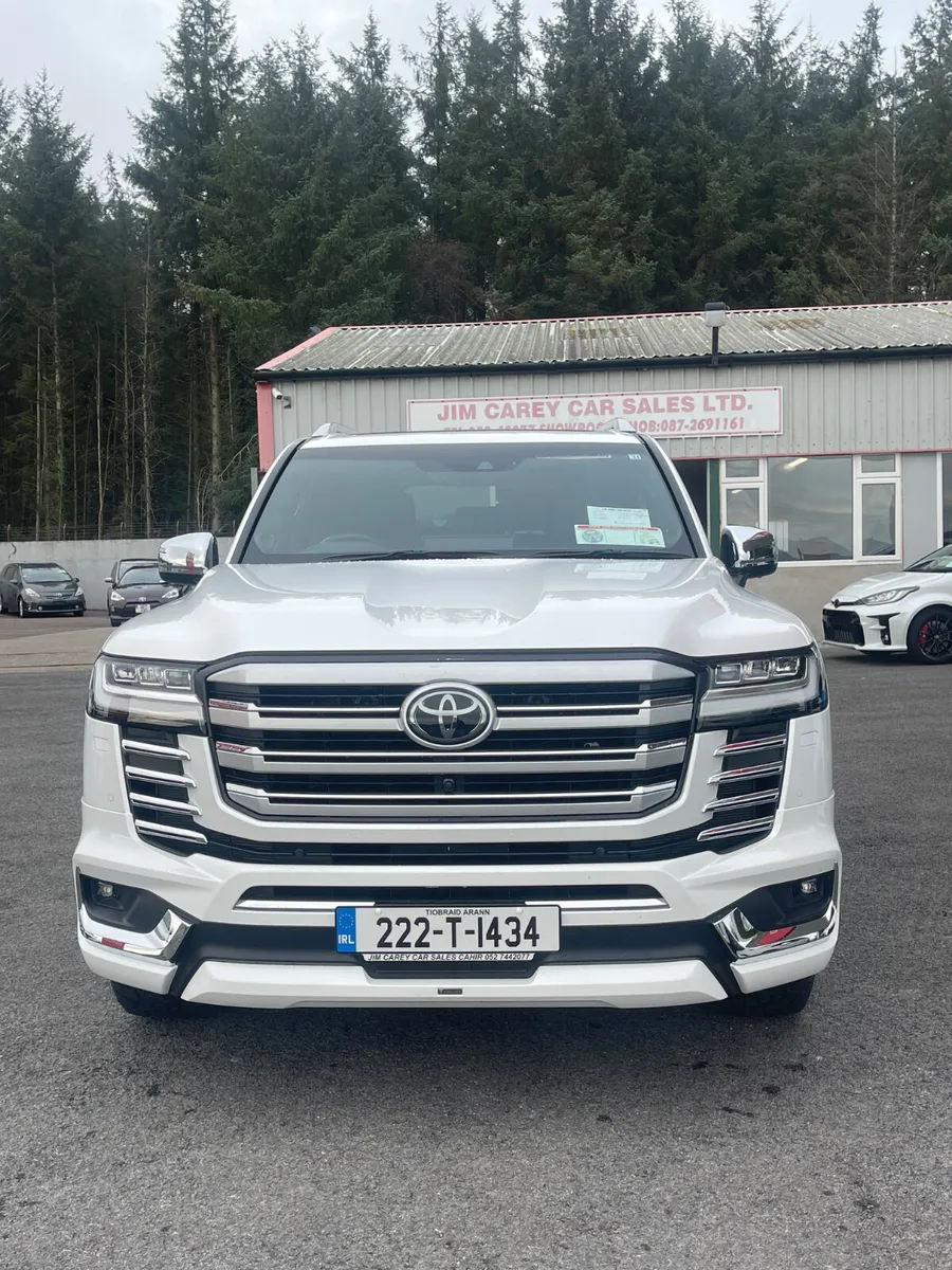 Toyota Land Cruiser 2022 70th Anniversary - Image 2