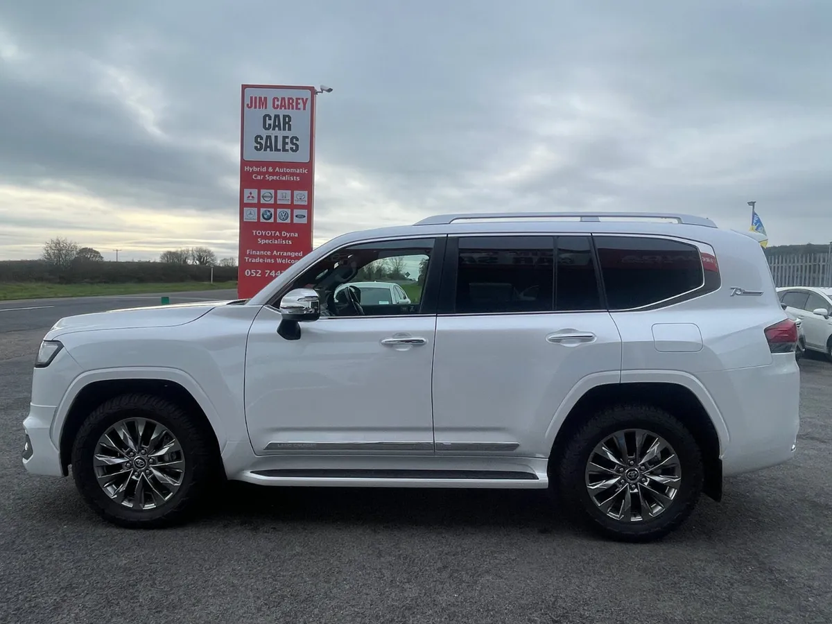 Toyota Land Cruiser 2022 70th Anniversary - Image 4