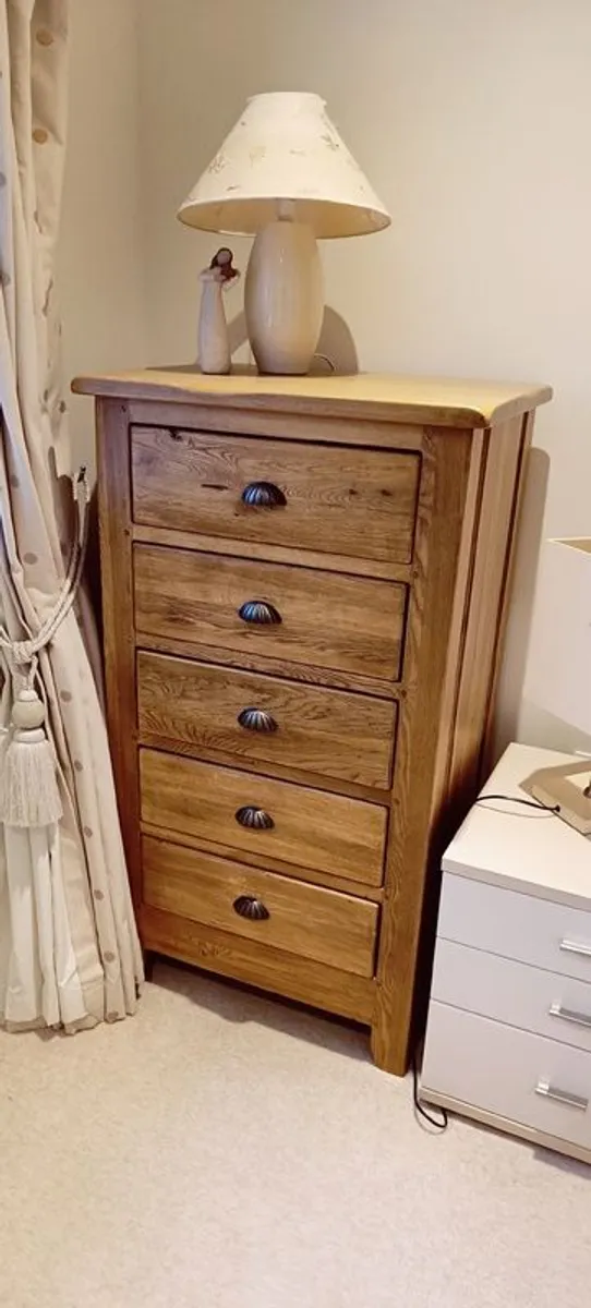 Solid oak chest of drawers - Image 2