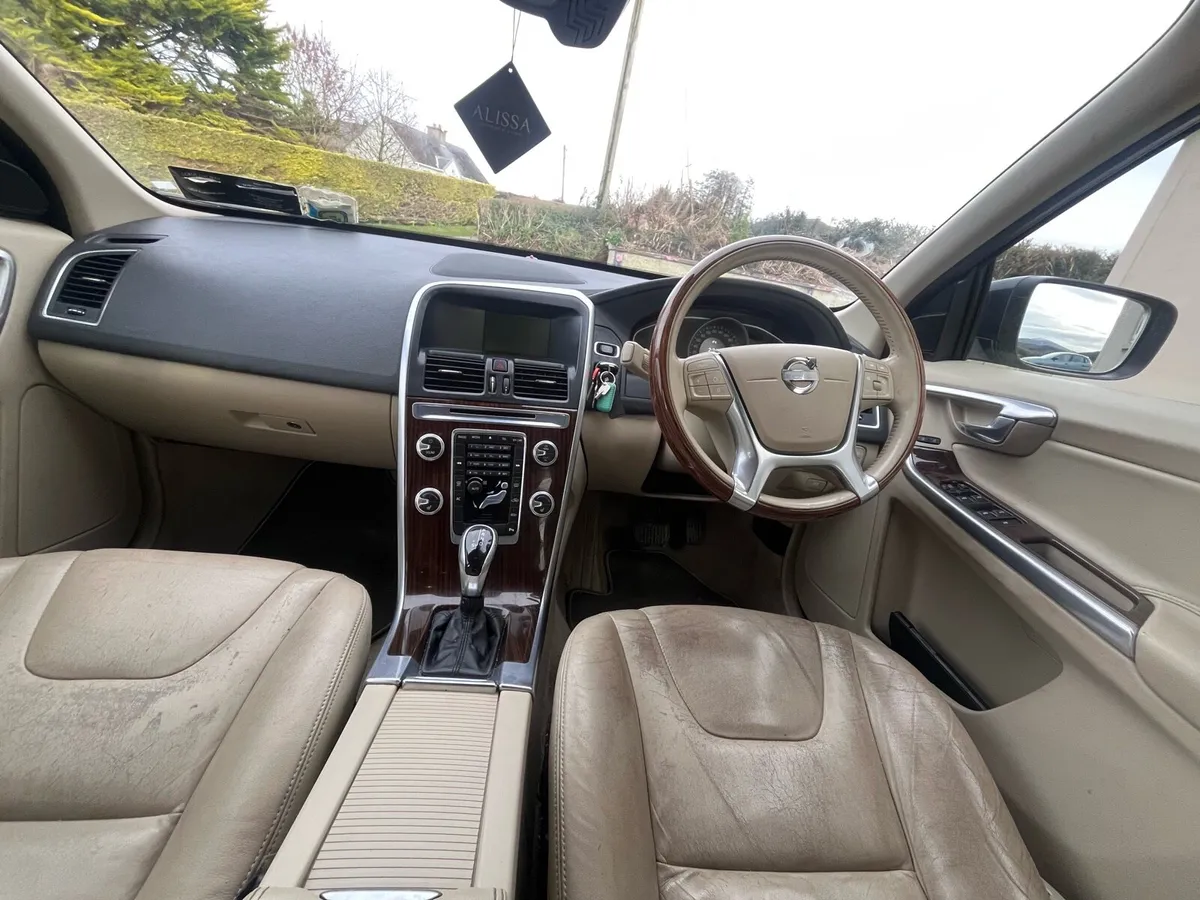 Volvo XC60 - Image 2