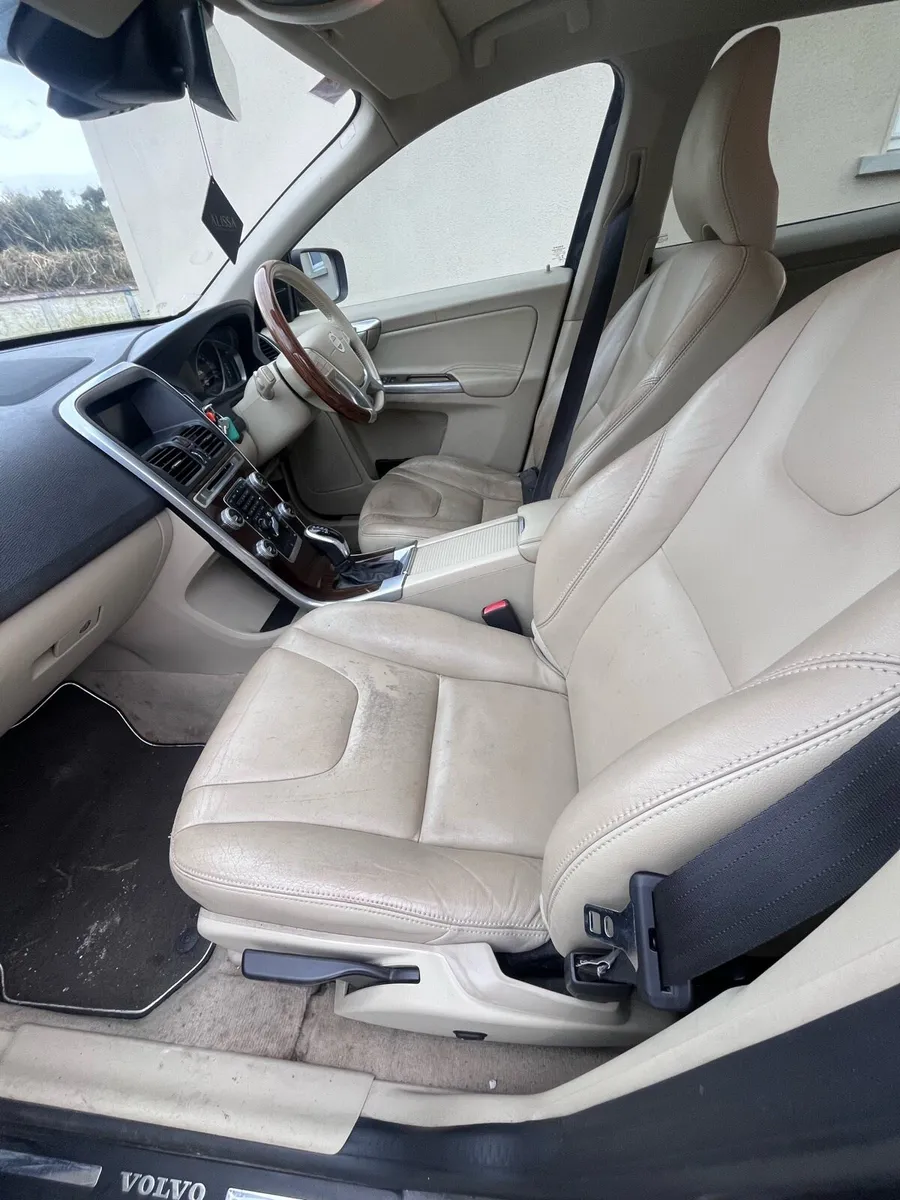 Volvo XC60 - Image 3