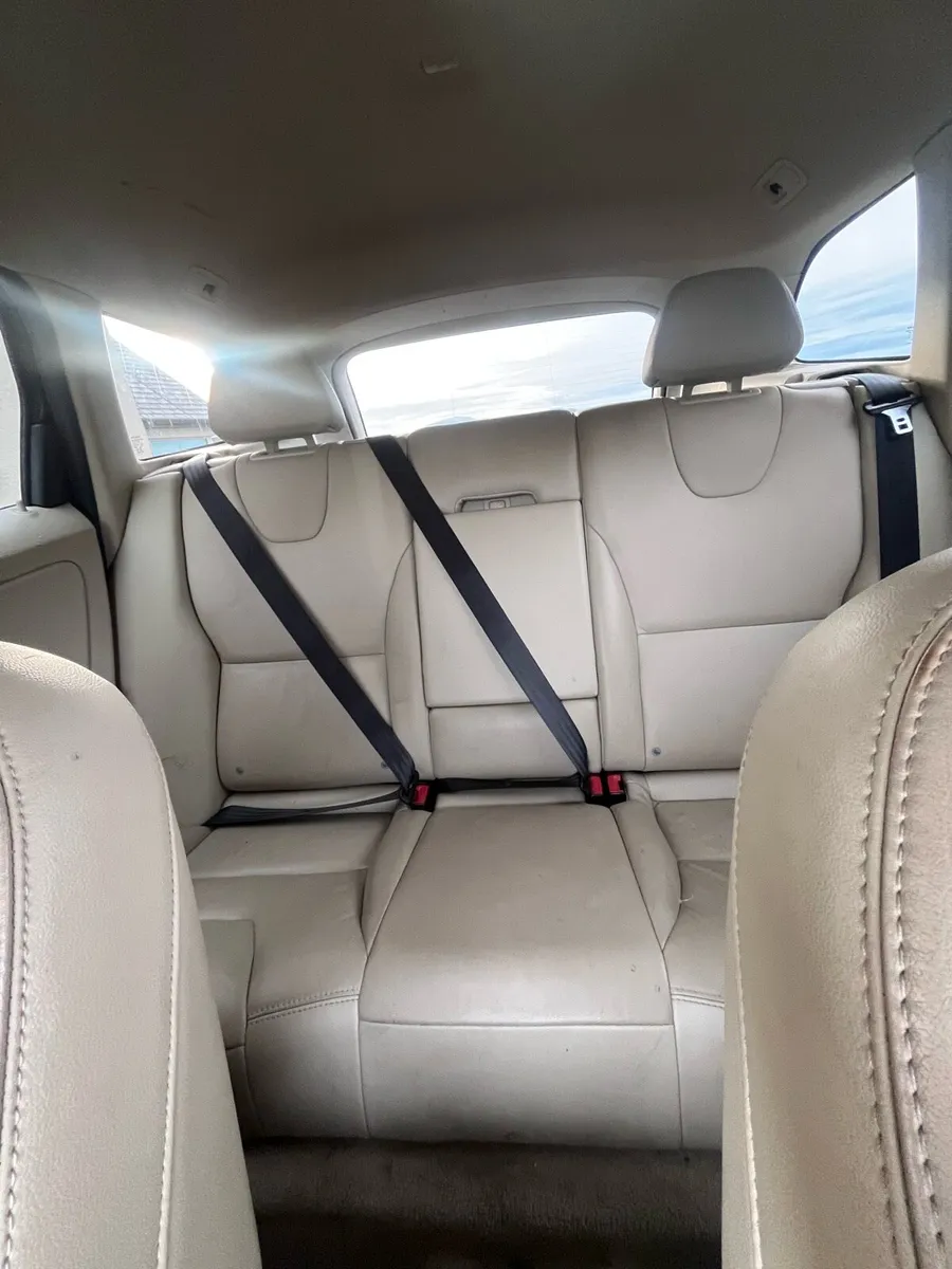 Volvo XC60 - Image 4