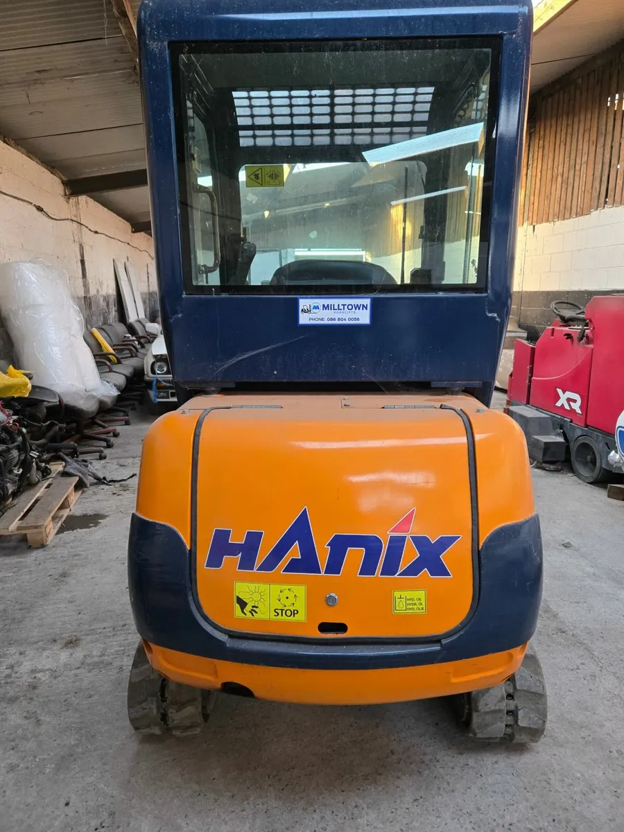 Hanix 1.5 ton mini digger - Image 3