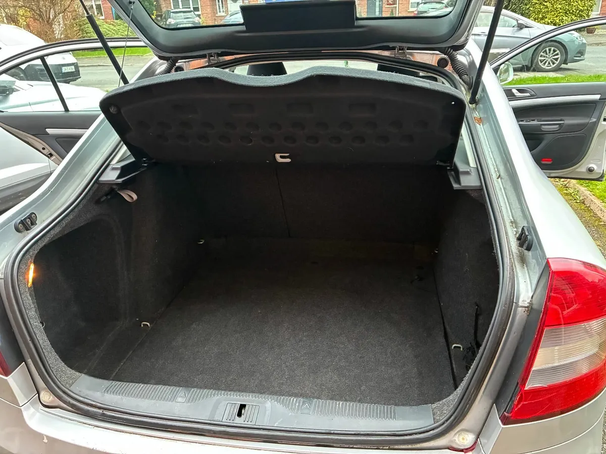 Skoda Octavia 2010 - Image 1