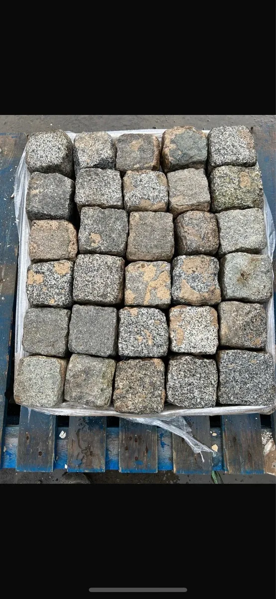 Reclaimed Granite Cubes - Image 3