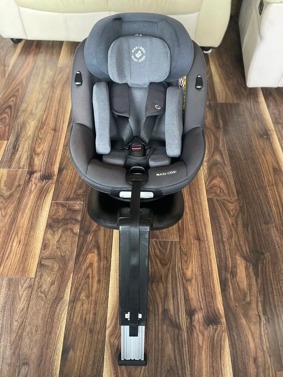 Maxi-Cosi Mica 360 ISOFIX Car Seat - Image 1