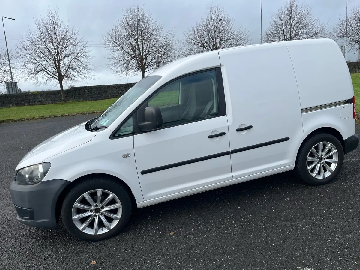 2014 Caddy new DOE+Tax low kms - Image 4