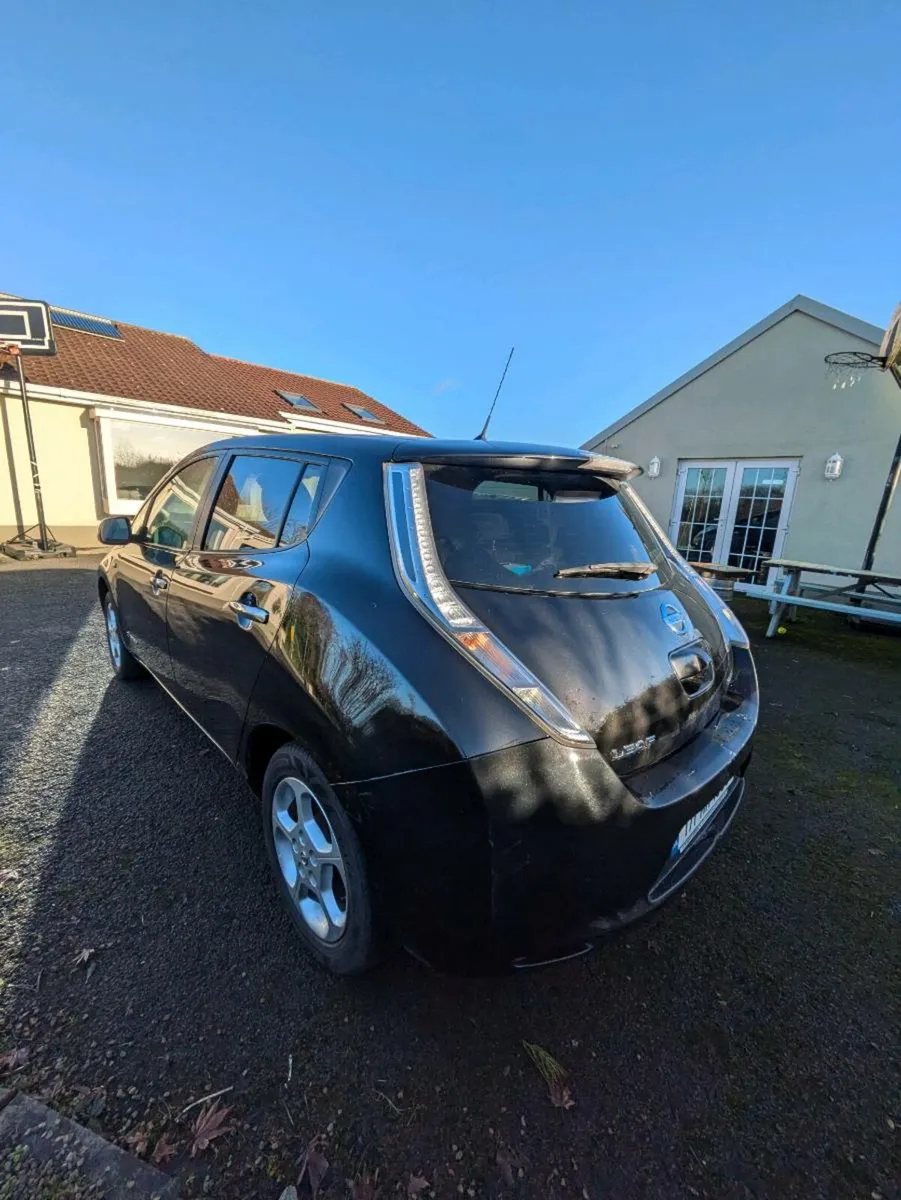 Nissan Leaf 2017 30kw Black - Image 2