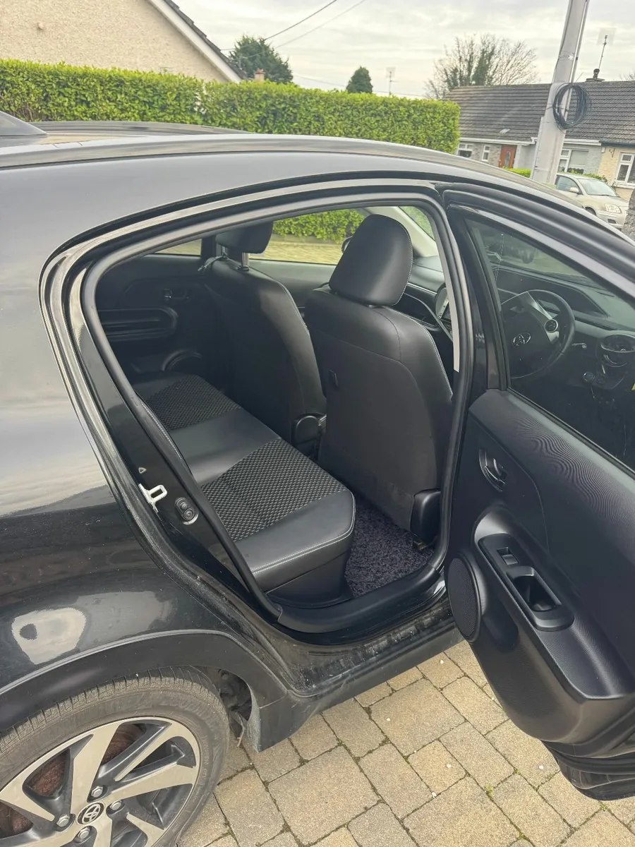 Toyota Aqua 2016 - Image 3