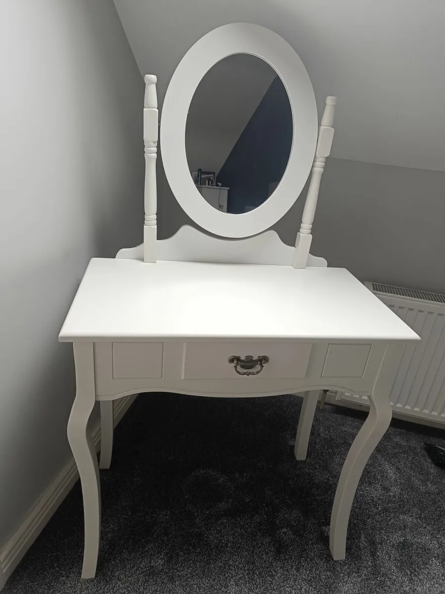 Dressing table with stool - Image 2