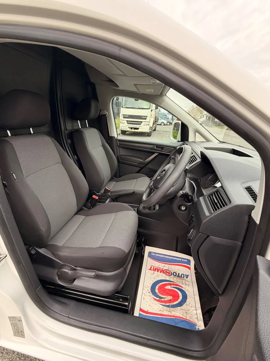 2019 Volkswagen Caddy 102Bhp Air-Conditioning - Image 4