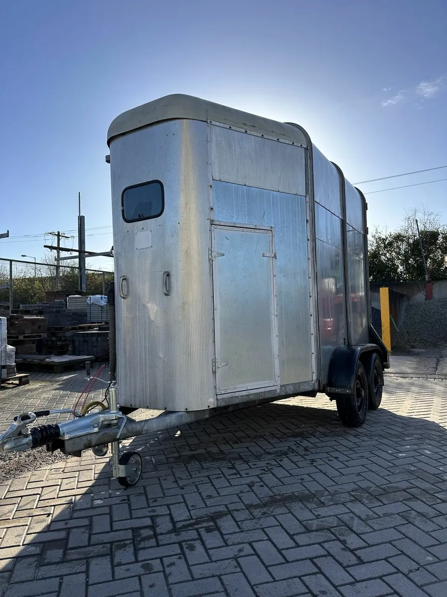 Westwood horse box - Image 1