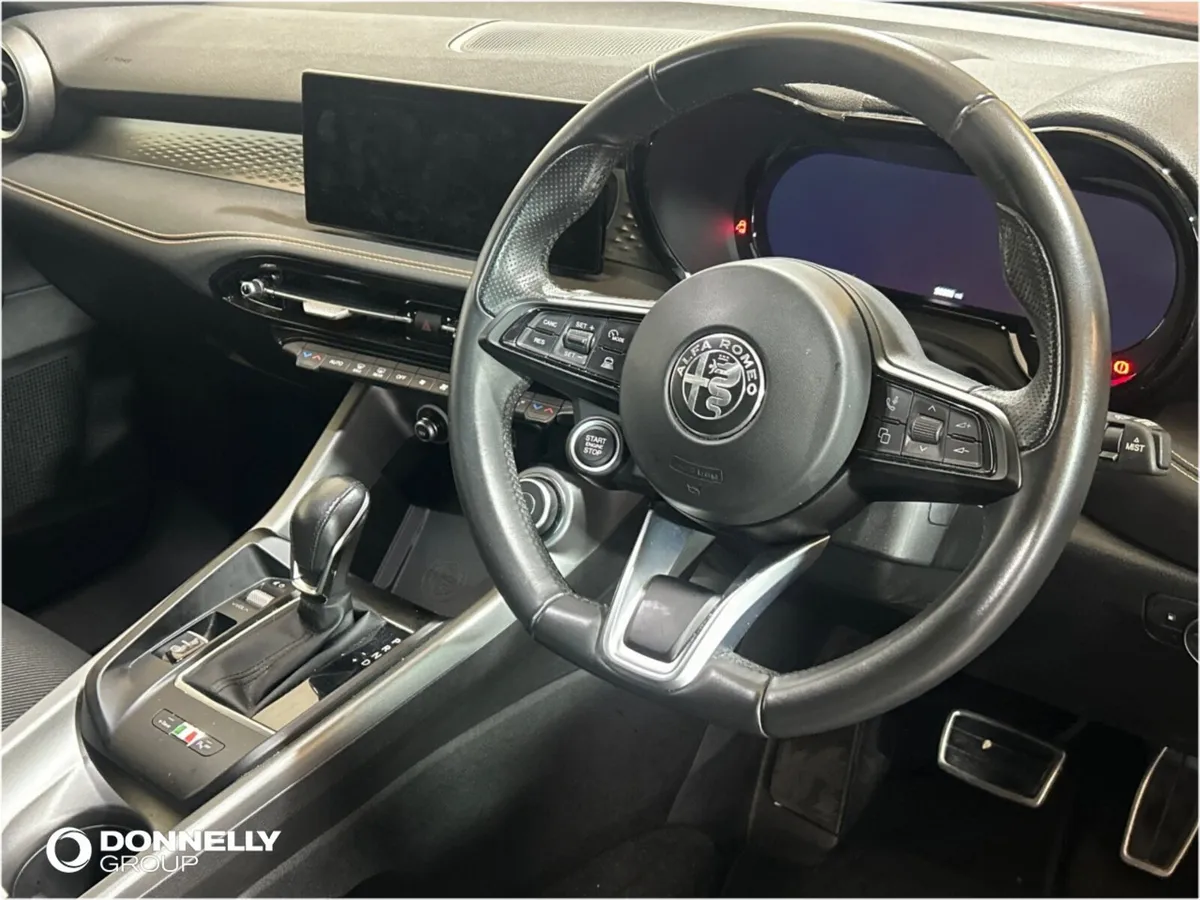 Alfa Romeo Tonale Hatchback Ti - Image 4