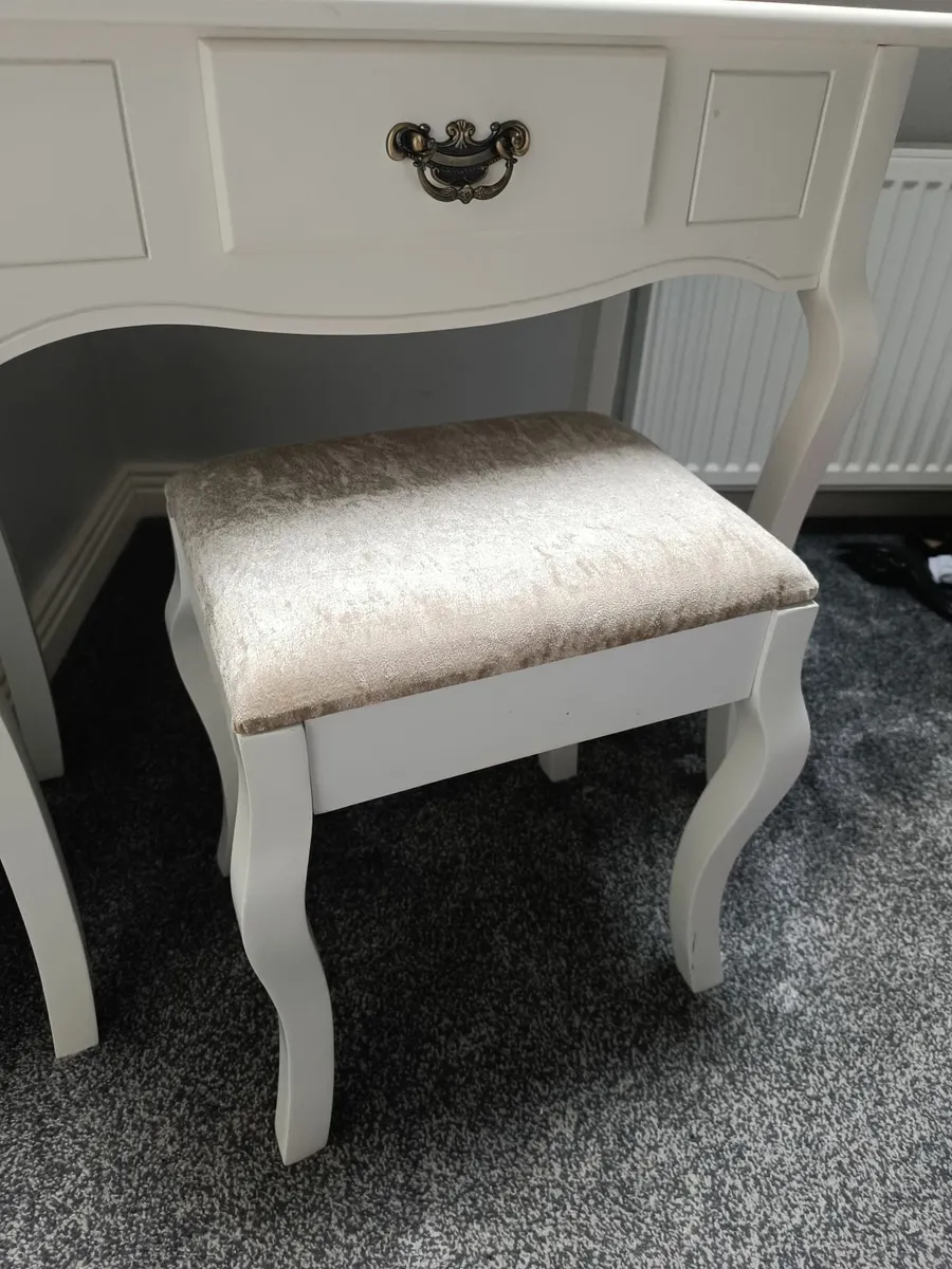 Dressing table with stool - Image 4