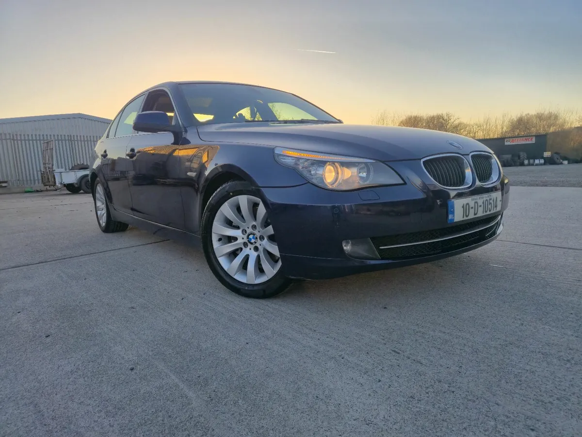 BMW 5-Series 2010 - Image 3