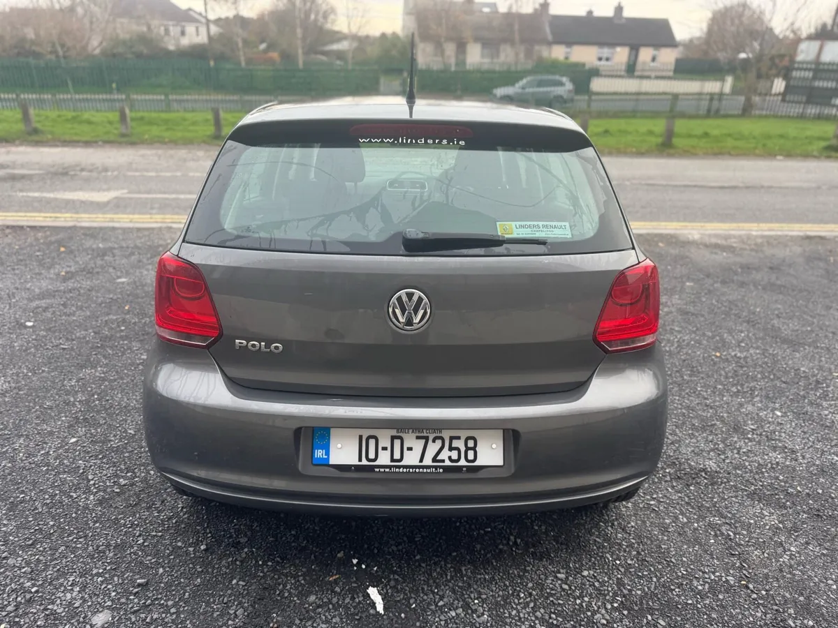 Beautiful starter car 2010 VW Polo - Image 4