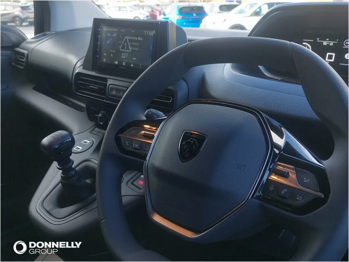 Peugeot Partner Standard Diesel Professional - Image 4