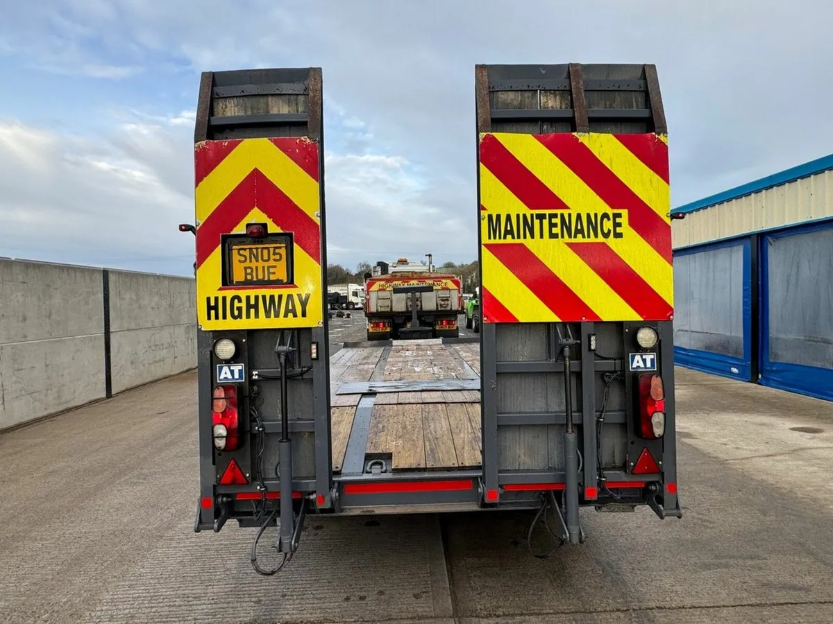 ANDOVER 24 TON TRI AXLE LOW LOADER ON AIR - Image 3