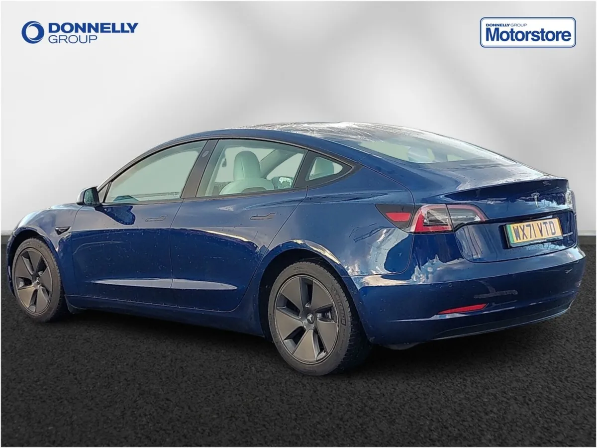 Tesla Model 3 Saloon Long Range - Image 2