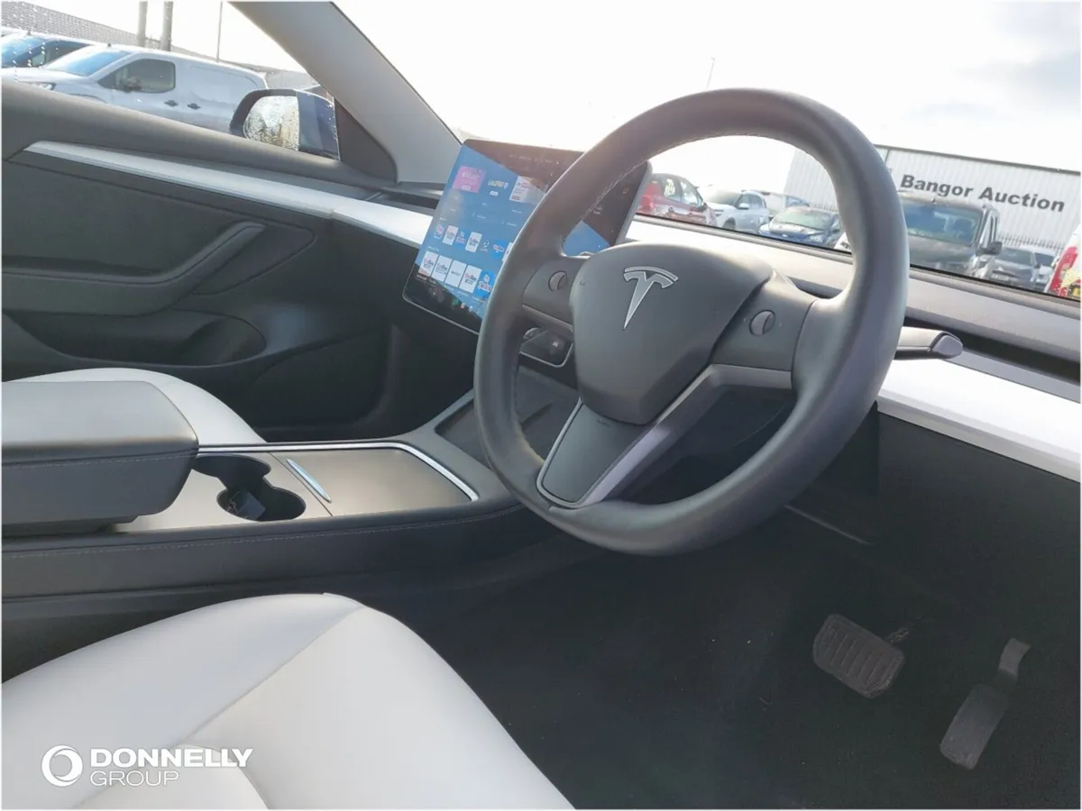 Tesla Model 3 Saloon Long Range - Image 4
