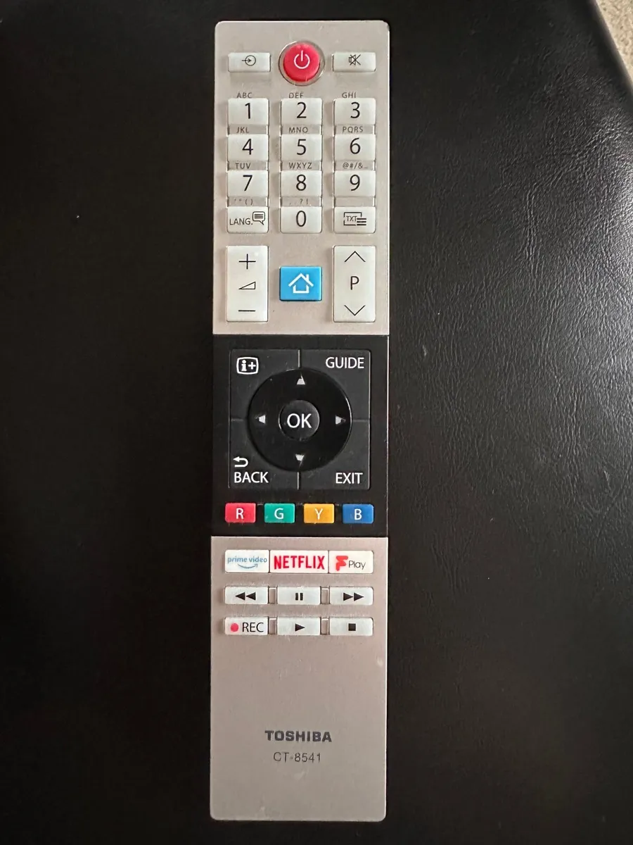 Toshiba Smart TV - 32in - Image 4