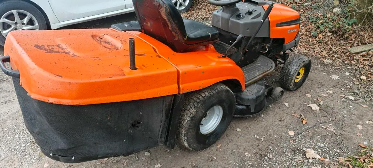 Husqvarna ride on mower - Image 2