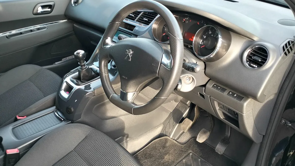Peugeot 5008 2016 - Image 3