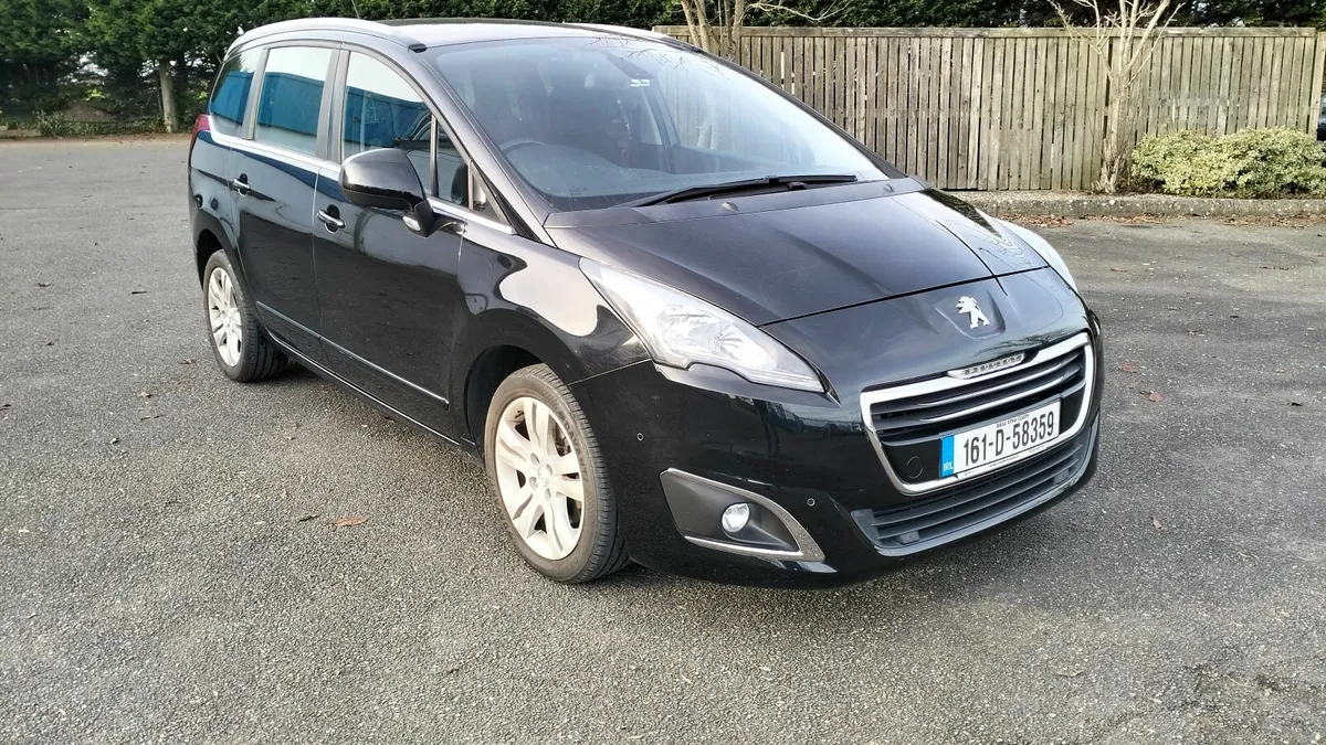 Peugeot 5008 2016 - Image 1