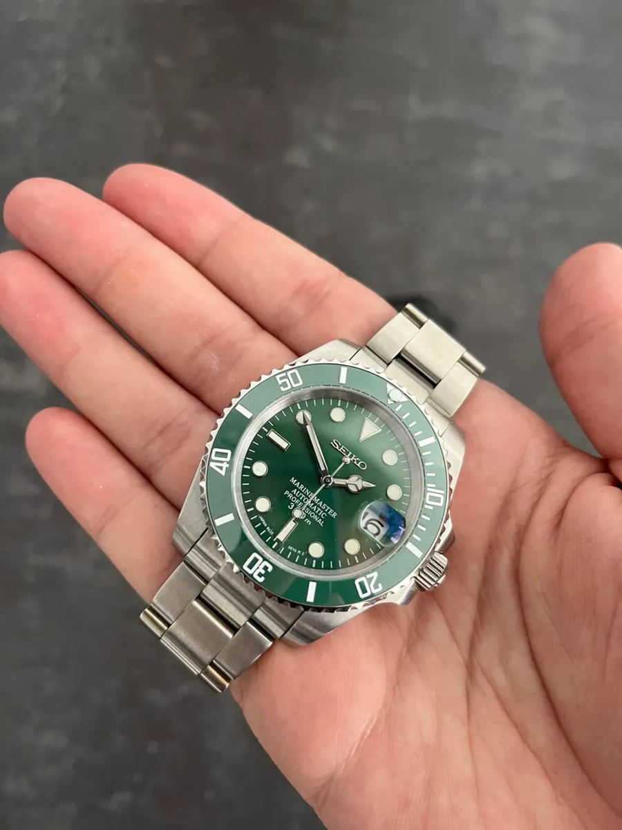 Seiko Mod - 40mm Hulk Submariner Watch - Image 1