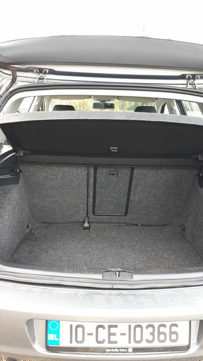 Volkswagen Golf 1.6 Diesel 2010 - Image 4