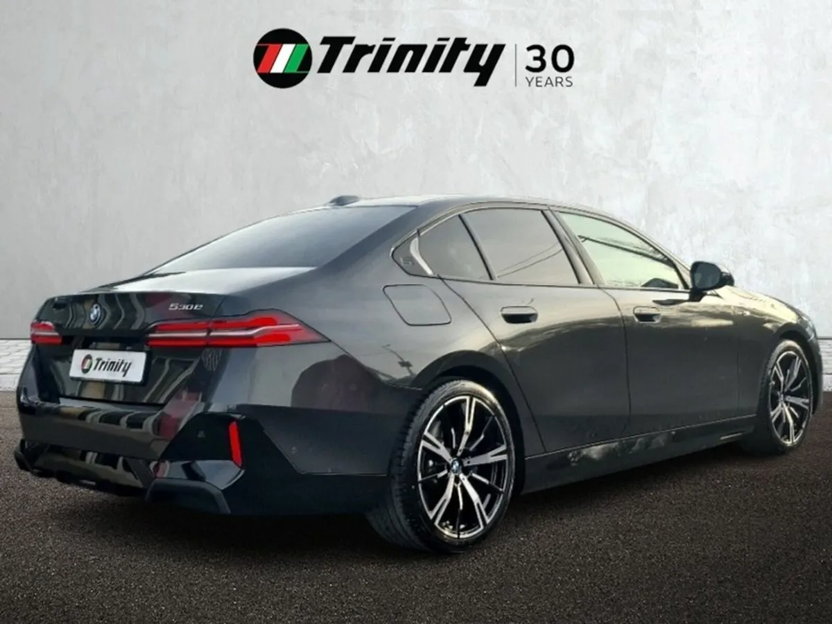 BMW 5-Series ** M Sport ** 530 E ** 184BHP /135 kw - Image 3