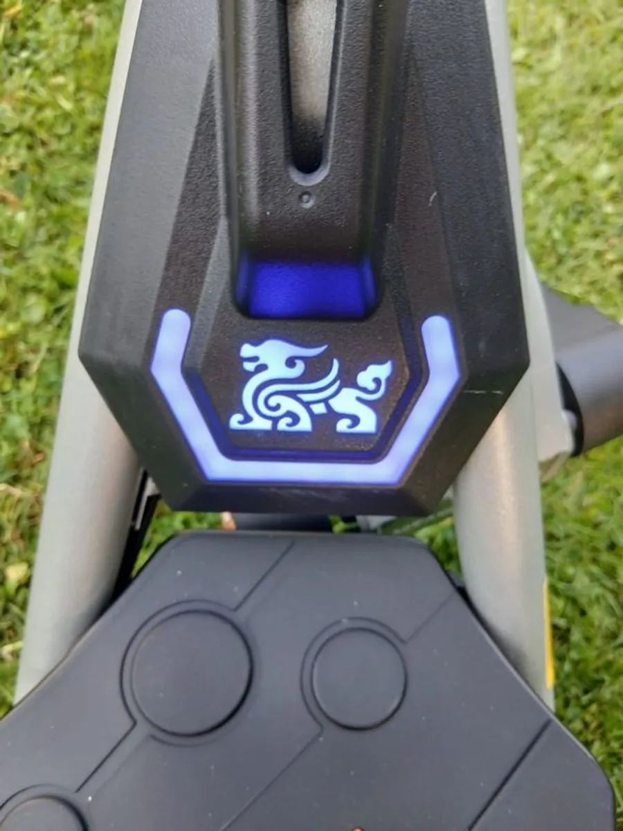 Brand New KuKirin A1 Electric Scooter  800W 45 kmh 45 km Range Brand new,delivery available, 6monnth warranty - Image 1